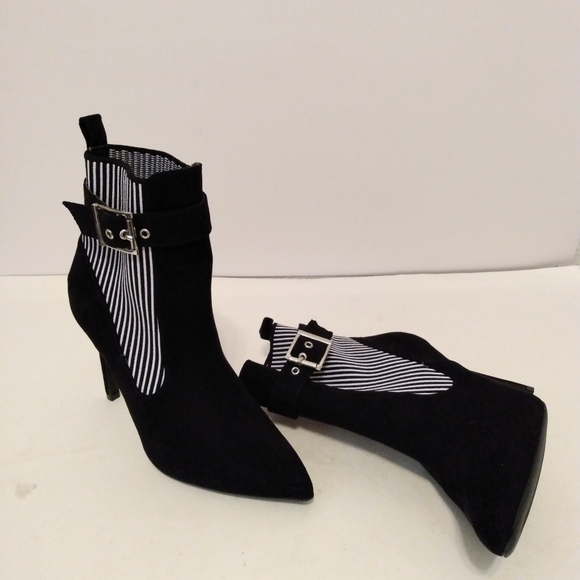 Qupid Black White Faux Suede Point Toe Ankle Pull Up 4" Heel Boots sz 6 - Picture 3 of 11